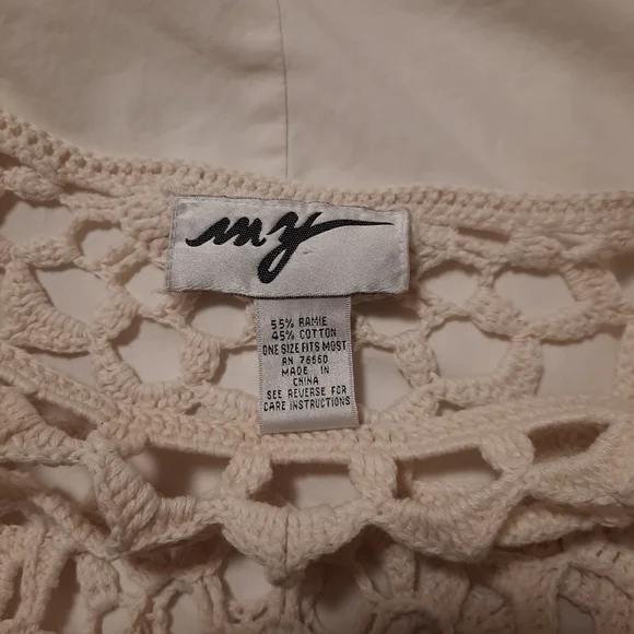 Crochet Openwork Sweater in Cream - Picture 3 of 4